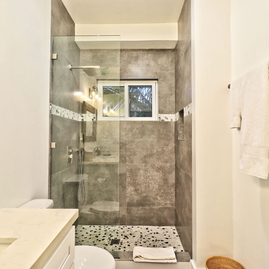 One Love - Bathroom 2